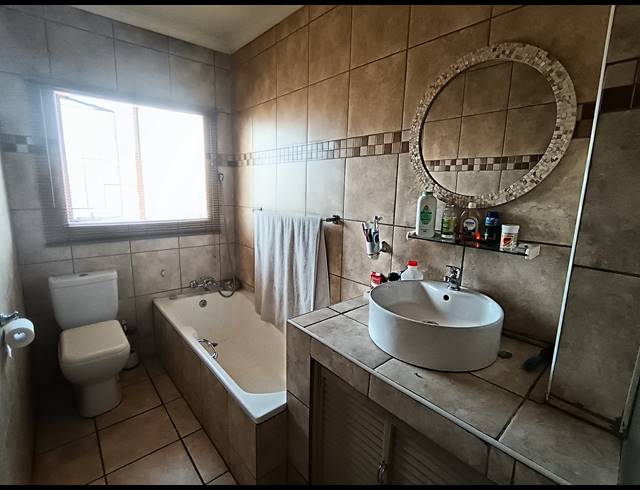3 BEDROOM DUPLEX FOR SALE IN BRACKENHURST